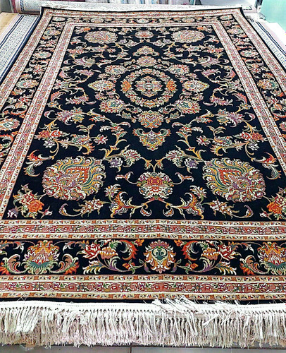 فرش ۷۰۰شانه ابریشمی